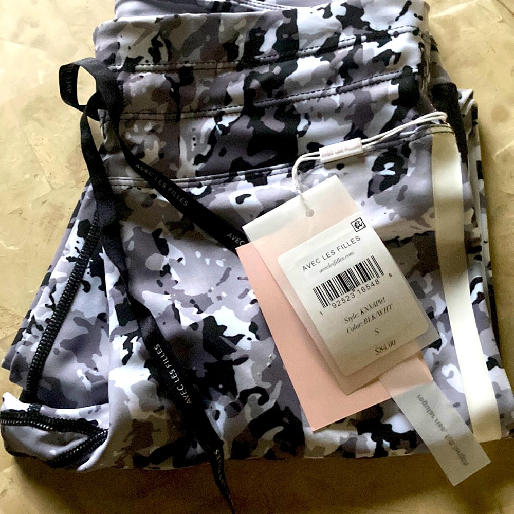 NWT Avec les Filles leggings